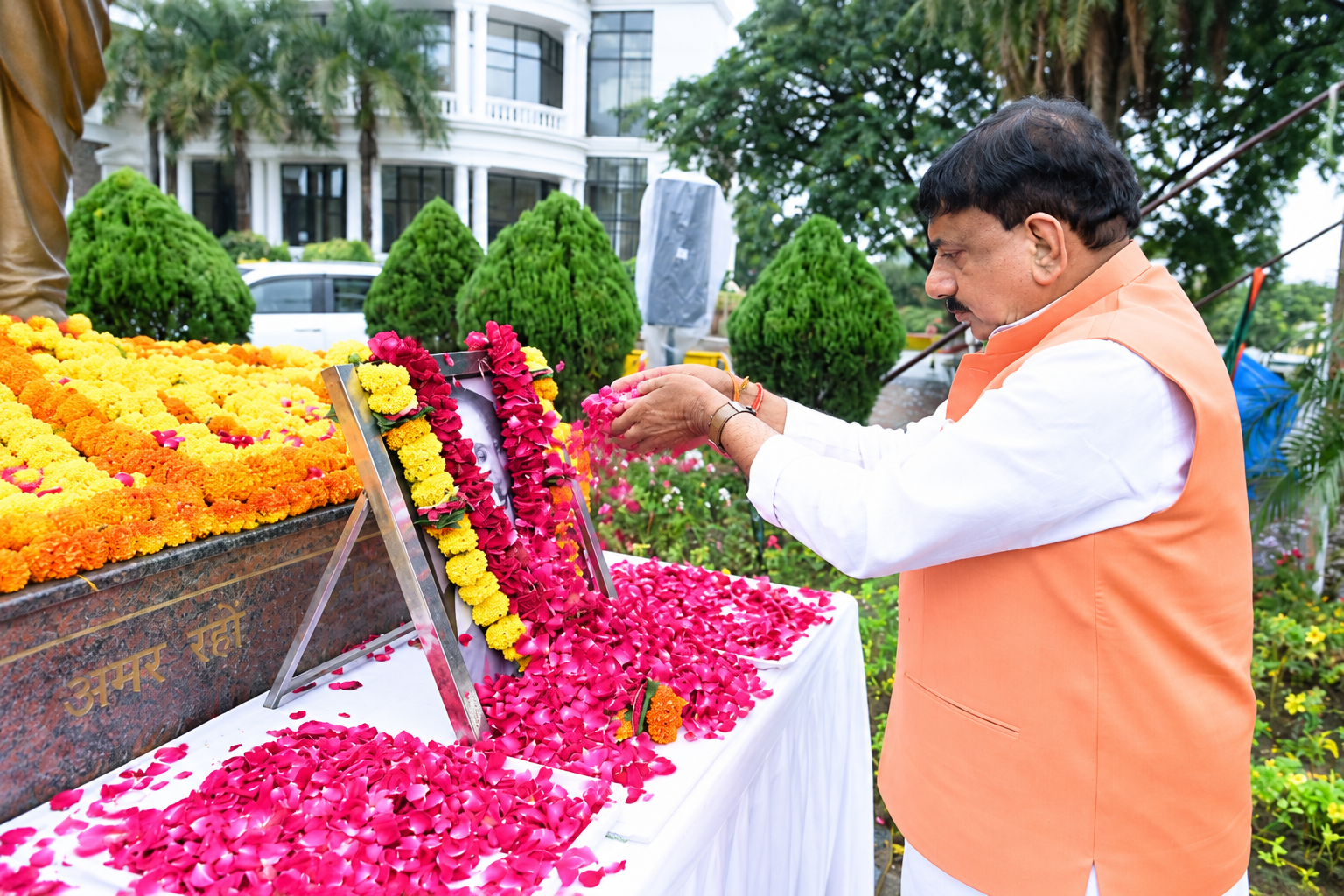 कुशाभाऊ ठाकरे की 104वीं जयंती पर श्रद्धांजलि, सीएम मोहन यादव समेत भाजपा नेताओं ने किया नमन